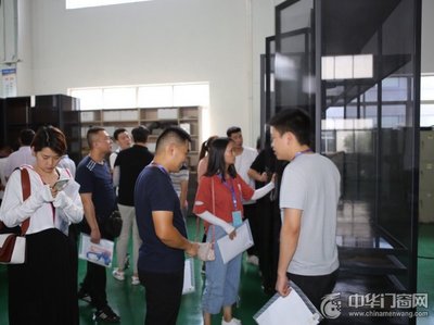 华鹤木门AILATI定制家居首次经销商见面会成功举行